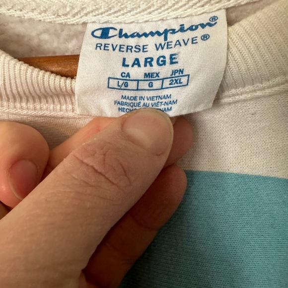 Champion-cropped sweater - Picture 3 of 4
